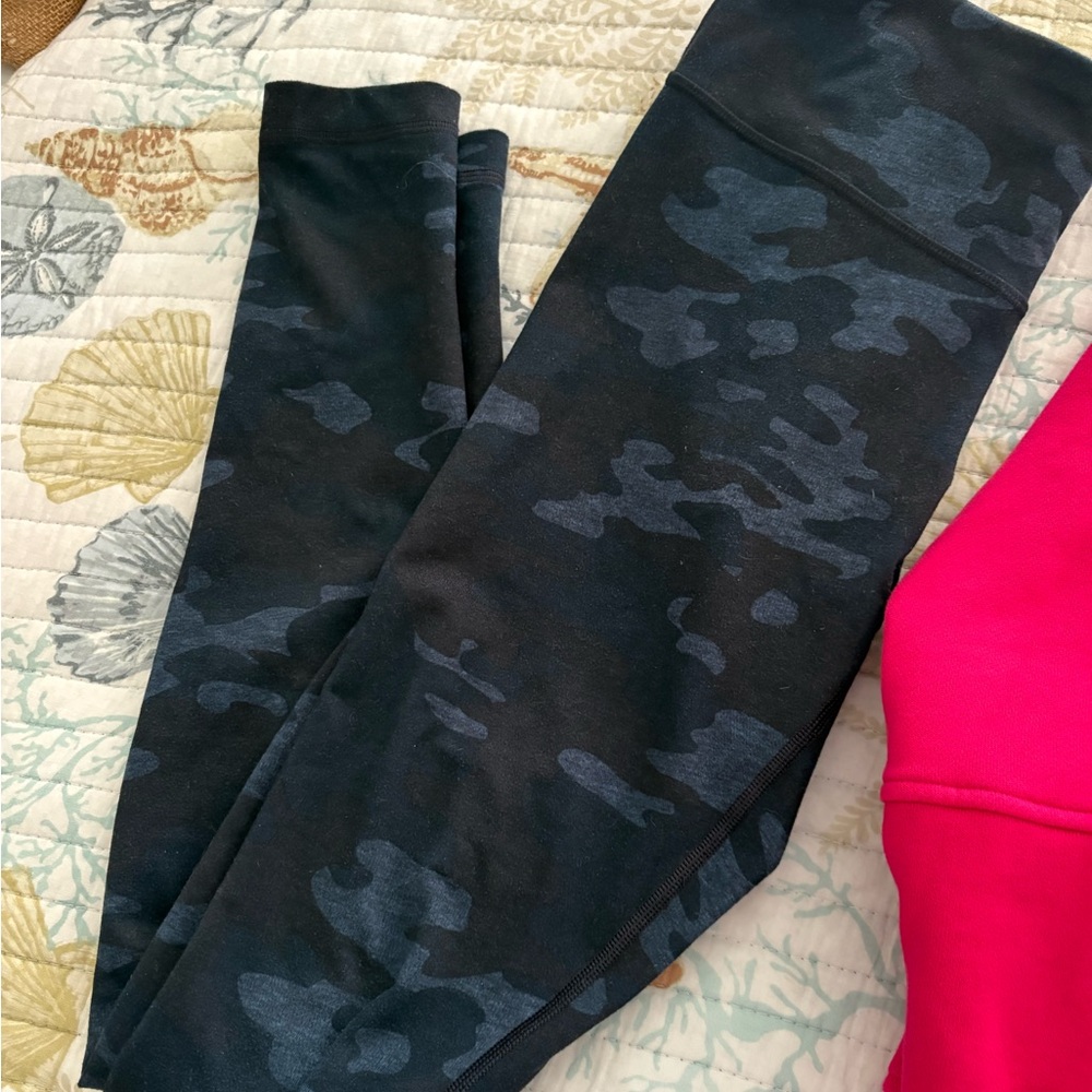 Lululemon Blue Camouflage Leggings camo size 6 good condition navy